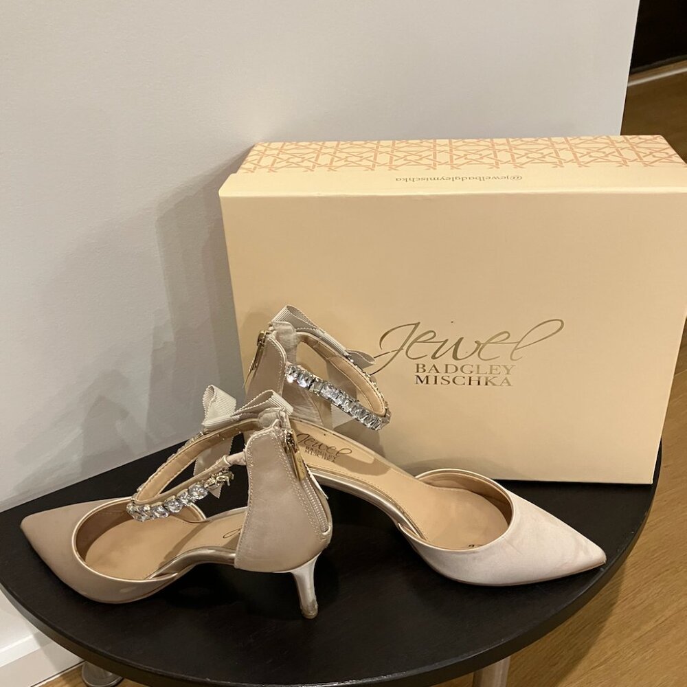 Jewel Badgley Mischka Size 7 Shoes